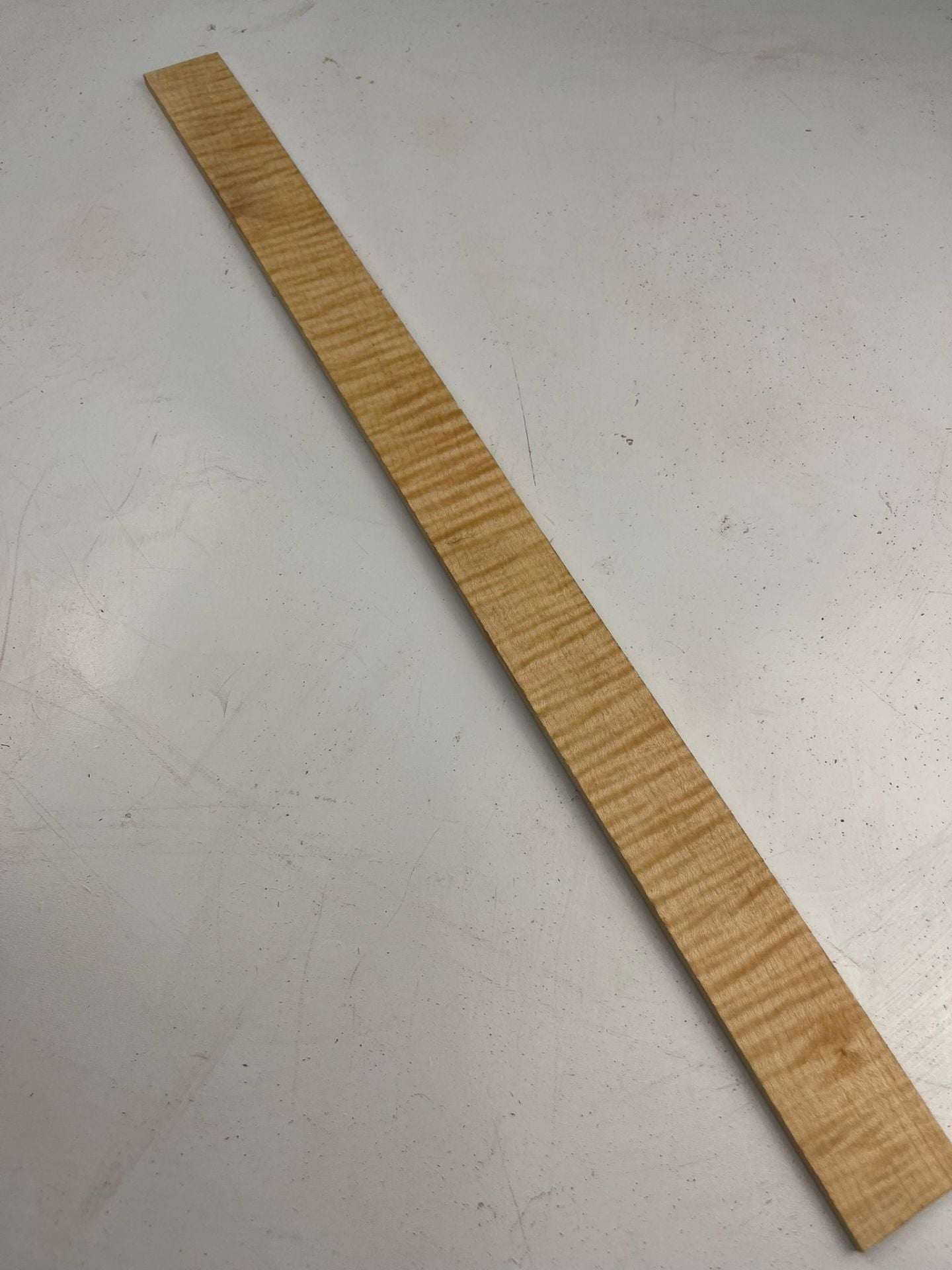 Janjanlı Kelebek Akçaağaç Bağlama Klavyesi